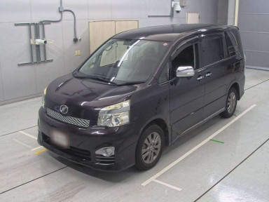 2013 Toyota Voxy