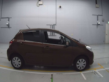 2011 Toyota Vitz