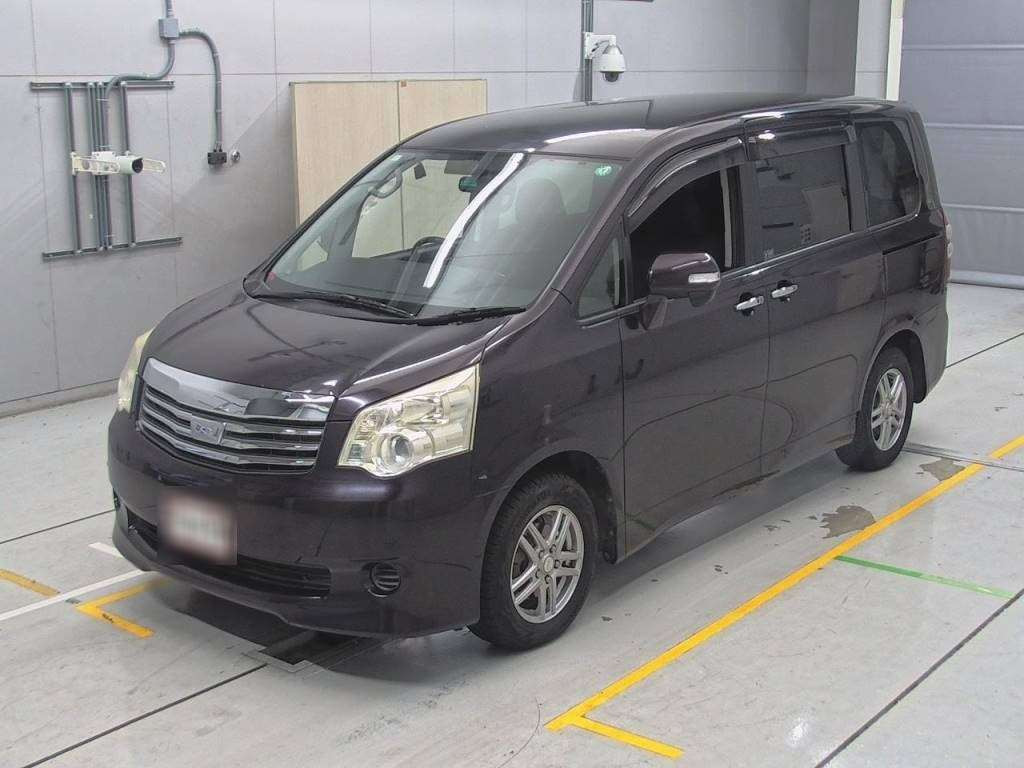 2013 Toyota Noah ZRR70G[0]