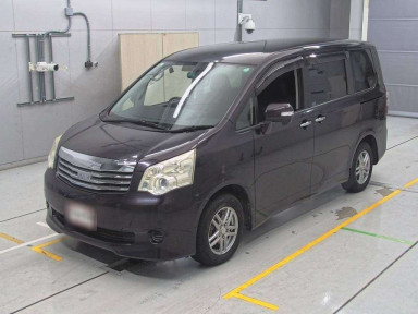 2013 Toyota Noah