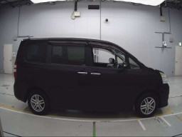 2013 Toyota Noah