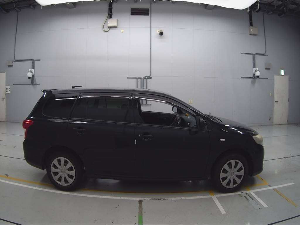 2010 Toyota Corolla Fielder NZE141G[2]