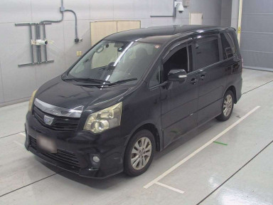 2010 Toyota Noah