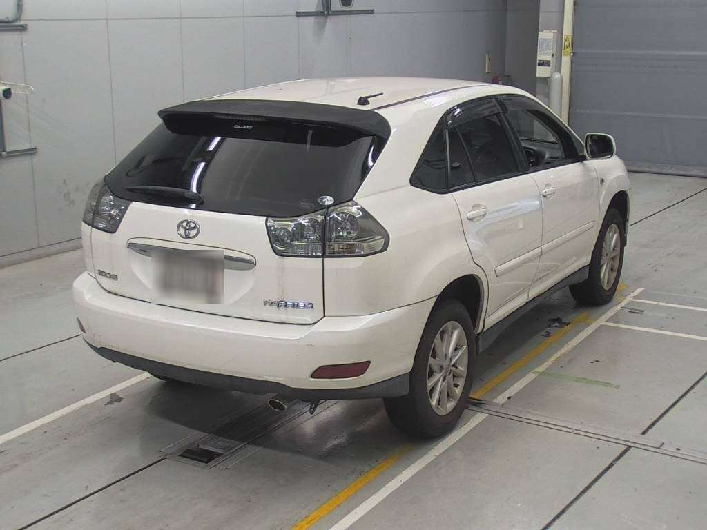 2005 Toyota Harrier MCU30W[1]