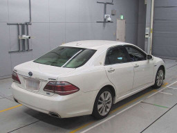 2011 Toyota Crown Hybrid