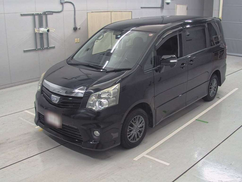 2013 Toyota Noah ZRR70W[0]