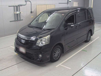 2013 Toyota Noah