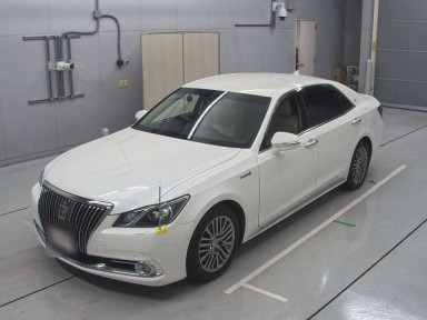 2013 Toyota Crown Majesta