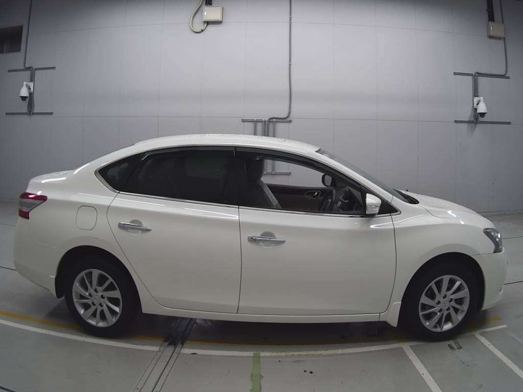 2013 Nissan SYLPHY TB17[2]