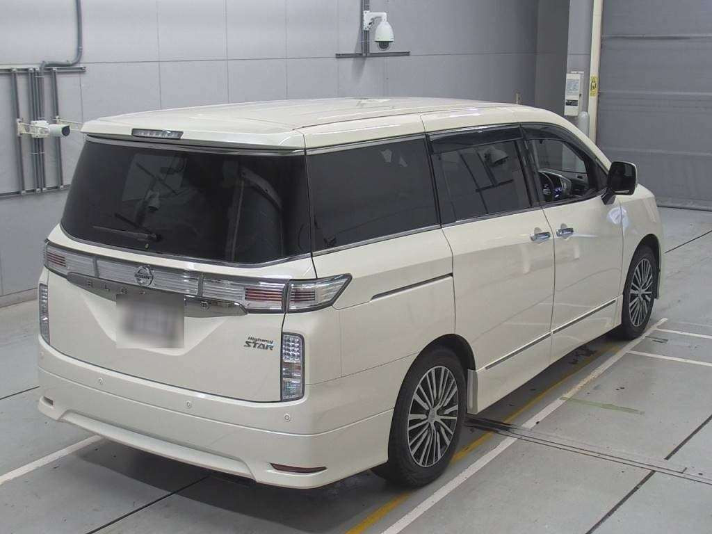 2019 Nissan Elgrand TE52[1]