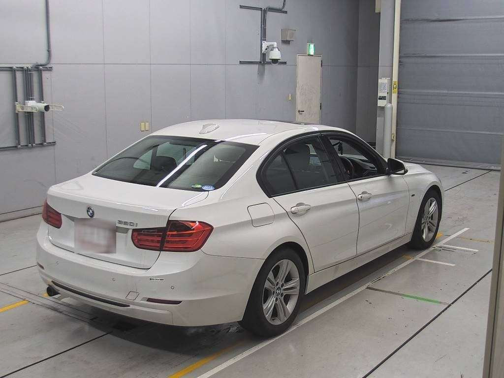 2012 BMW 3 Series 3B20[1]