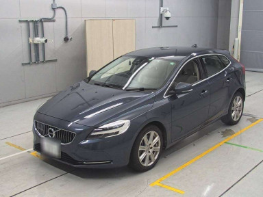 2018 Volvo V40