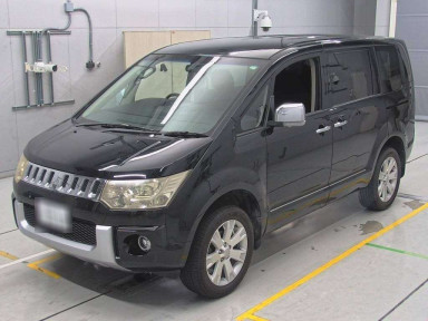 2011 Mitsubishi Delica D5