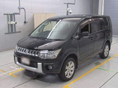 2013 Mitsubishi Delica D5