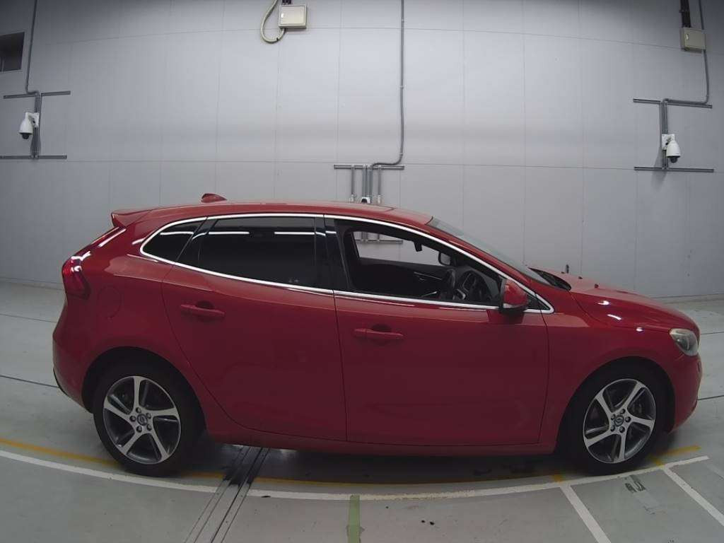 2015 Volvo V40 MD4204T[2]