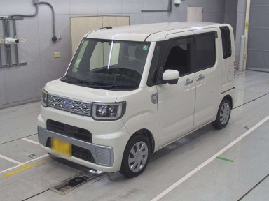 2015 Daihatsu Wake