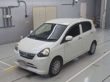 2011 Daihatsu Mira es