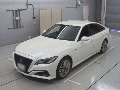 2019 Toyota Crown Hybrid