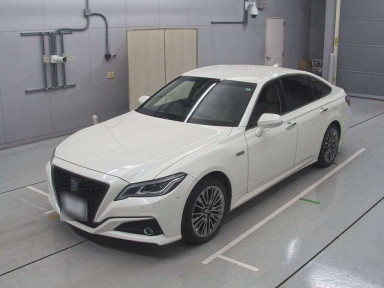 2019 Toyota Crown Hybrid