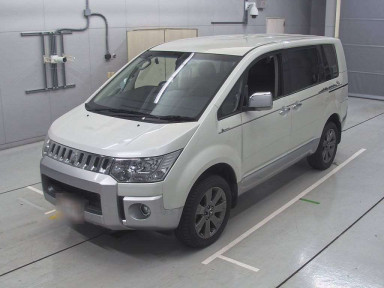 2018 Mitsubishi Delica D5