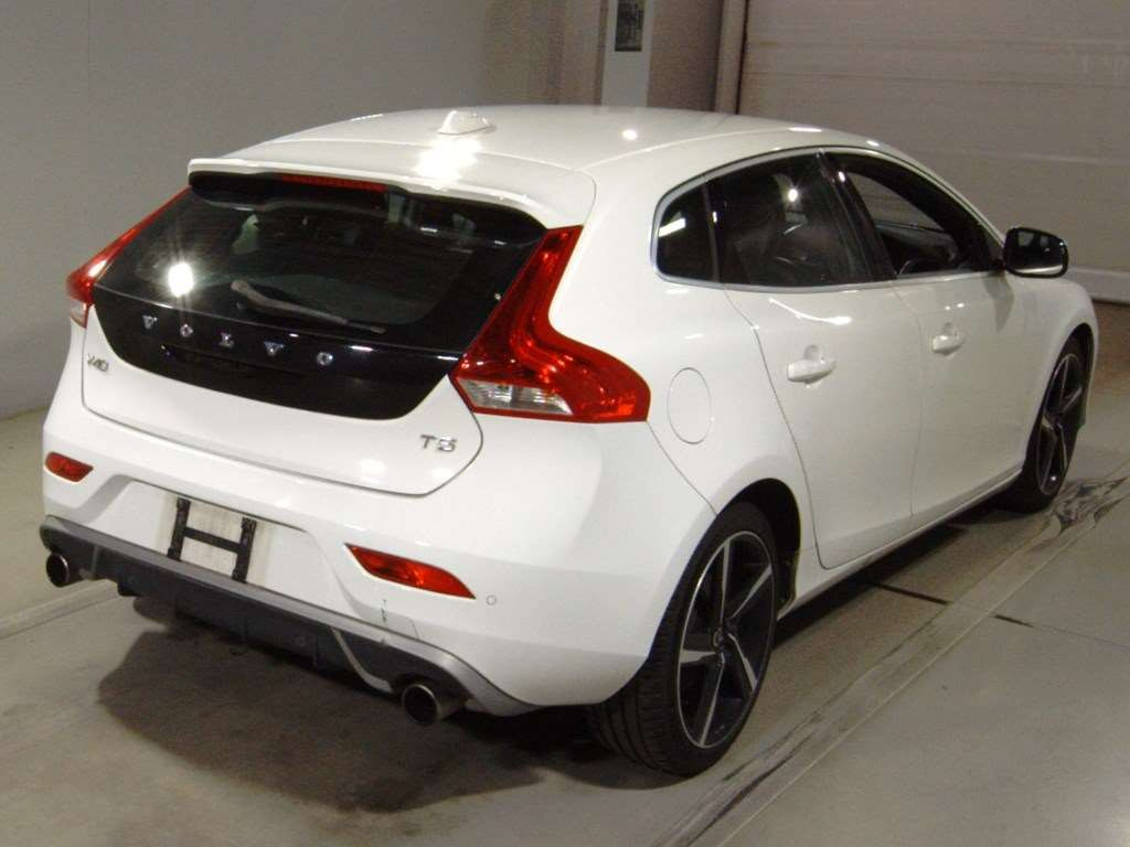 2013 Volvo V40 MB5204T[1]