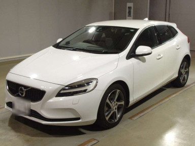 2018 Volvo V40