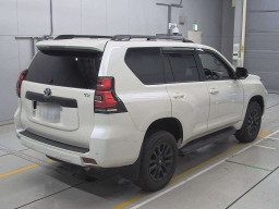 2023 Toyota Land Cruiser Prado