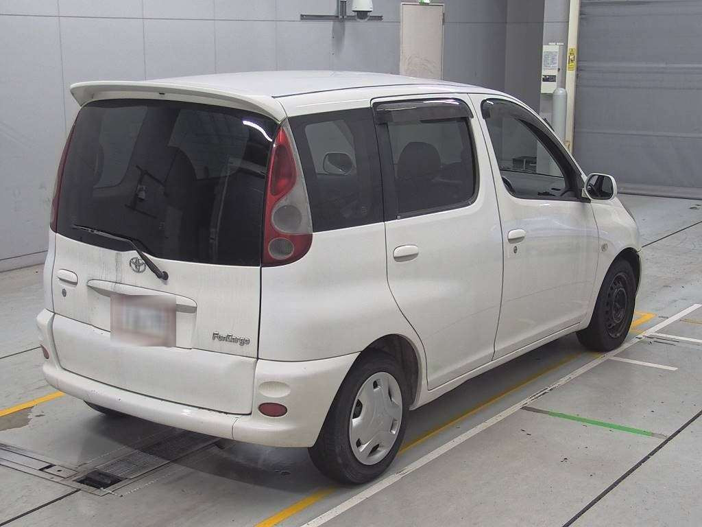 2002 Toyota Fun Cargo NCP20[1]