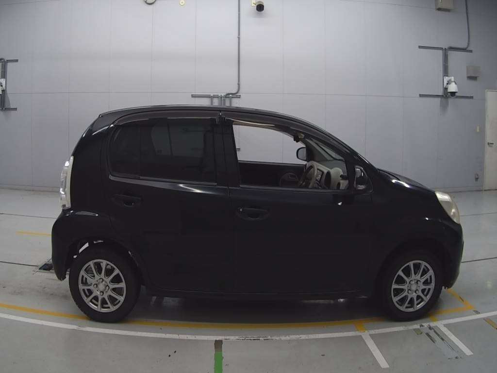 2012 Toyota Passo KGC30[2]