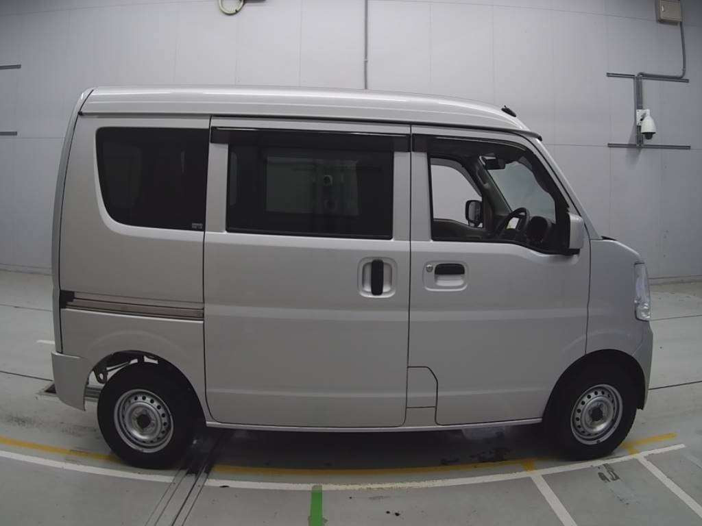 2019 Nissan NV100 Clipper DR17V[2]