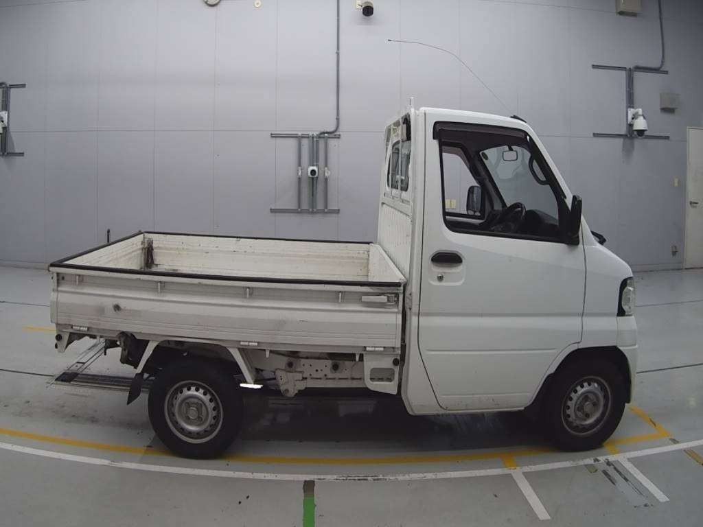 2013 Mitsubishi Minicab Truck U62T[2]