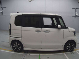 2017 Honda N-BOX CUSTOM