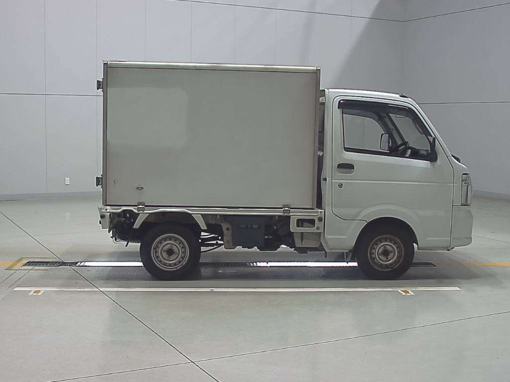 2019 Suzuki Carry Truck DA16T[2]