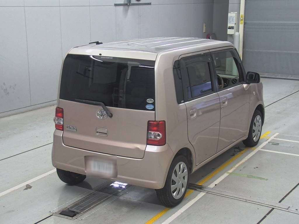 2011 Toyota Pixis Space L575A[1]