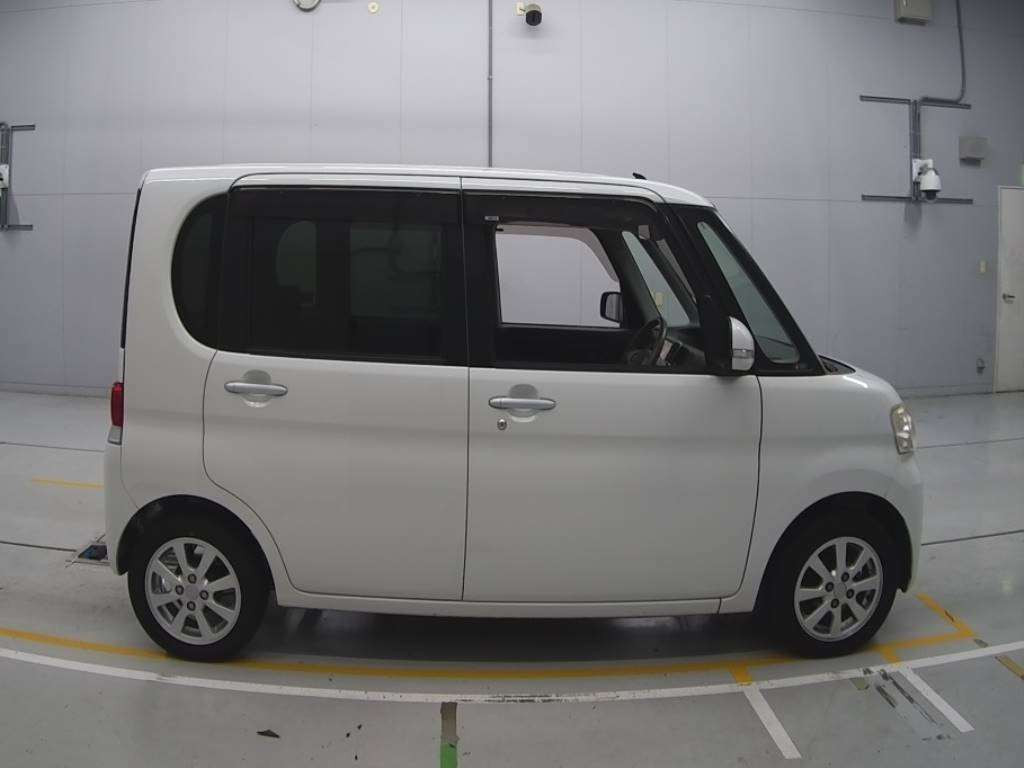 2010 Daihatsu Tanto L375S[2]