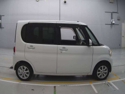 2010 Daihatsu Tanto