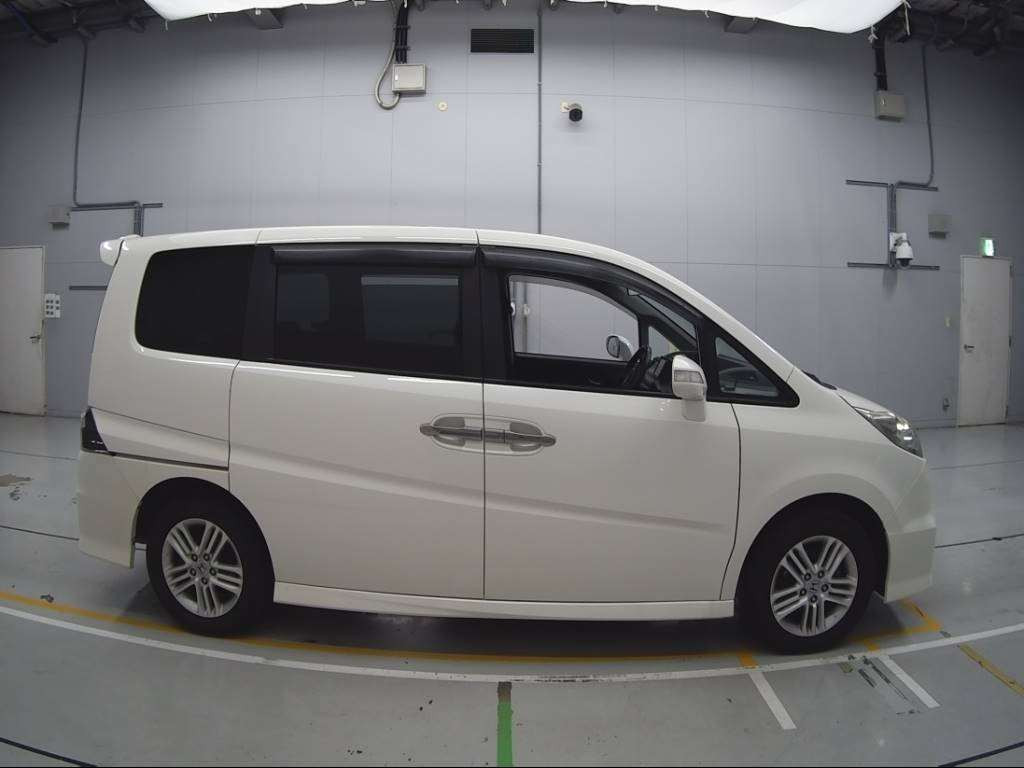 2007 Honda Step WGN RG2[2]