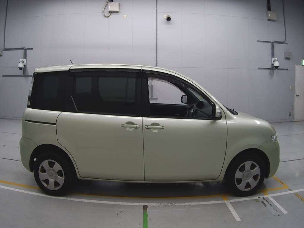 2014 Toyota Sienta NCP81G[2]