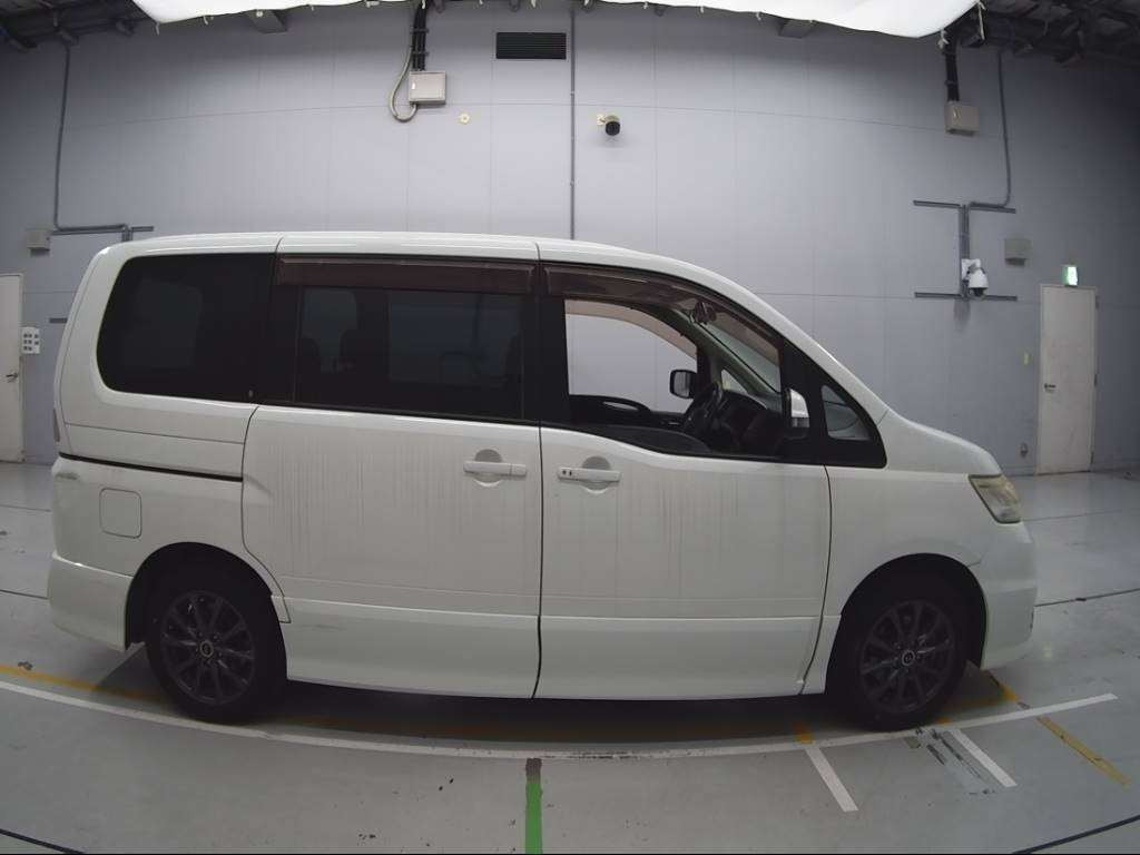 2009 Nissan Serena CC25[2]