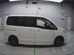 2009 Nissan Serena