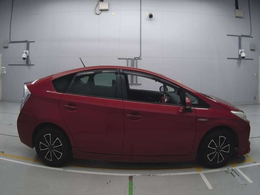 2011 Toyota Prius ZVW30[2]