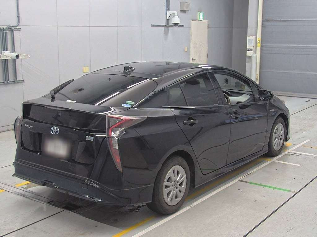 2015 Toyota Prius ZVW50[1]