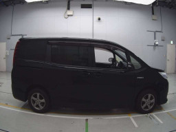 2016 Toyota Noah