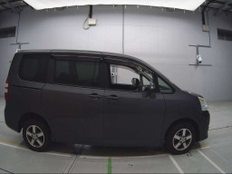 2011 Toyota Noah