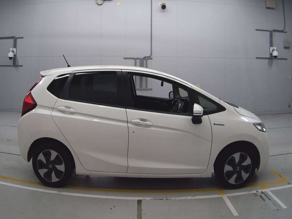 2017 Honda Fit Hybrid GP5[2]