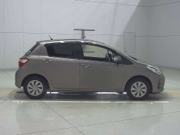 2017 Toyota Vitz