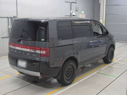 2019 Mitsubishi Delica D5