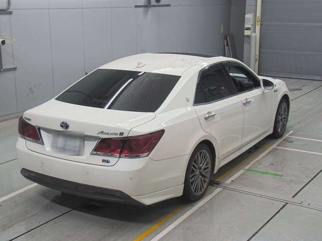 2014 Toyota Crown Hybrid AWS210[1]