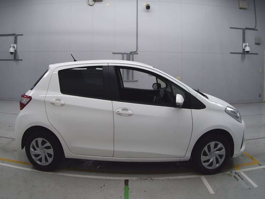 2018 Toyota Vitz KSP130[2]