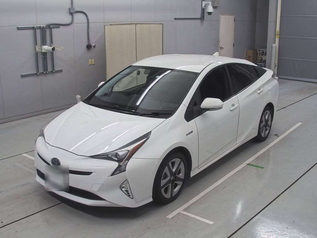 2015 Toyota Prius ZVW50[0]